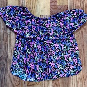 Elyse Fashions Sz M Floral Print 50 % Cotton 50% Polyester. Great Summer Top